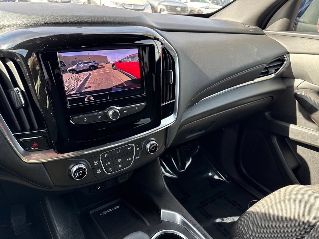 Used 2022 Chevrolet Traverse LT FWD image 39