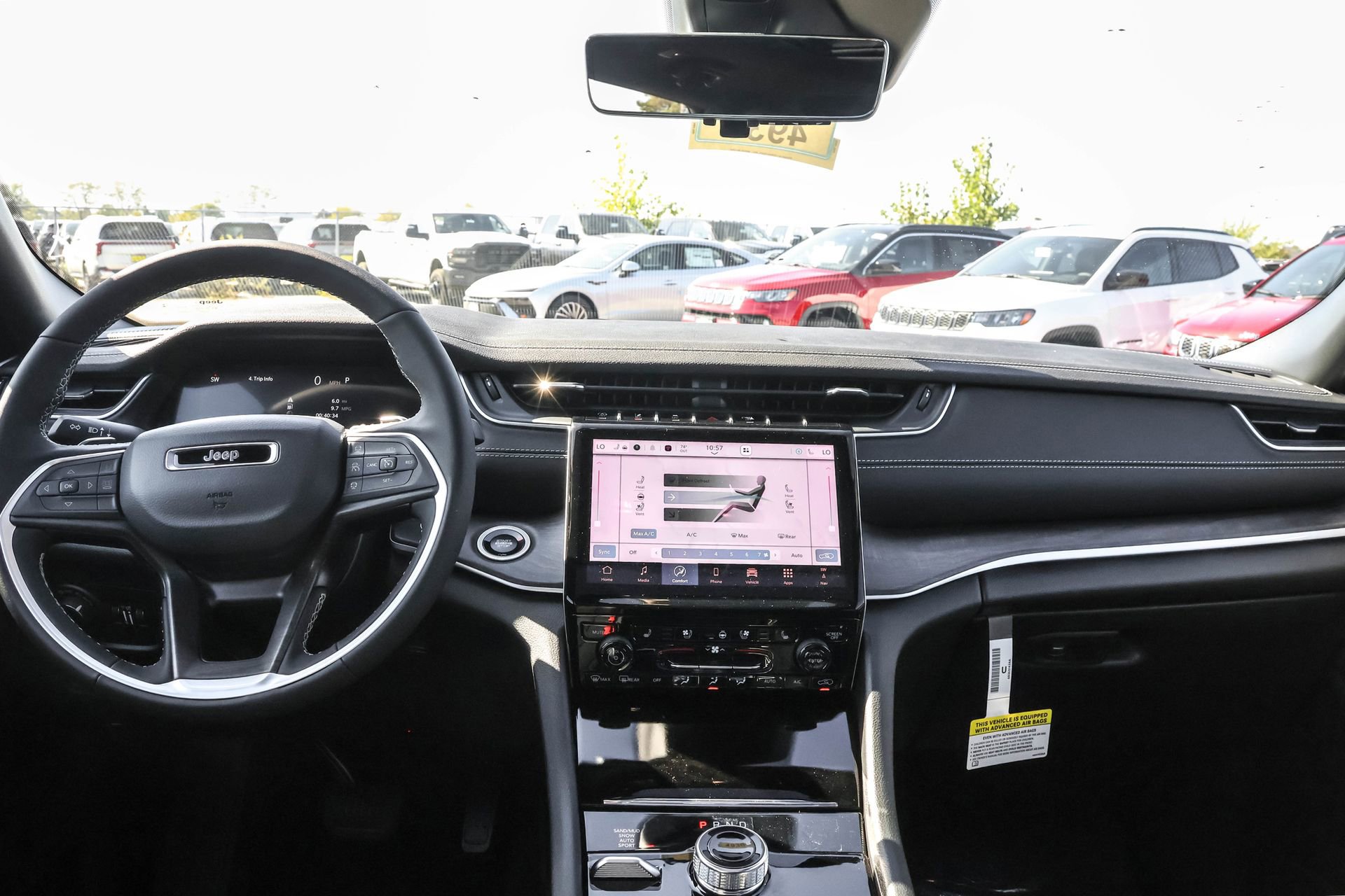 New 2025 Jeep Grand Cherokee Limited w/ Black Appearance Package image 15