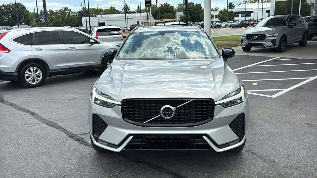 Certified 2024 Volvo XC60 B5 Plus w/ Climate Package AWD/4WD image 5