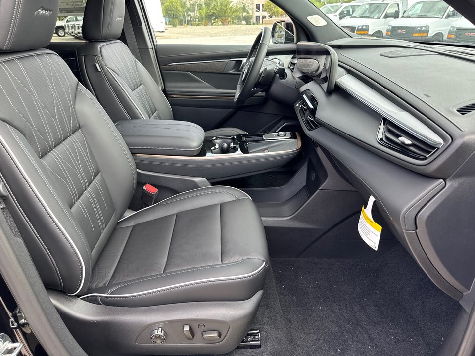 Used 2026 Buick Enclave Avenir w/ Super Cruise Package FWD image 17