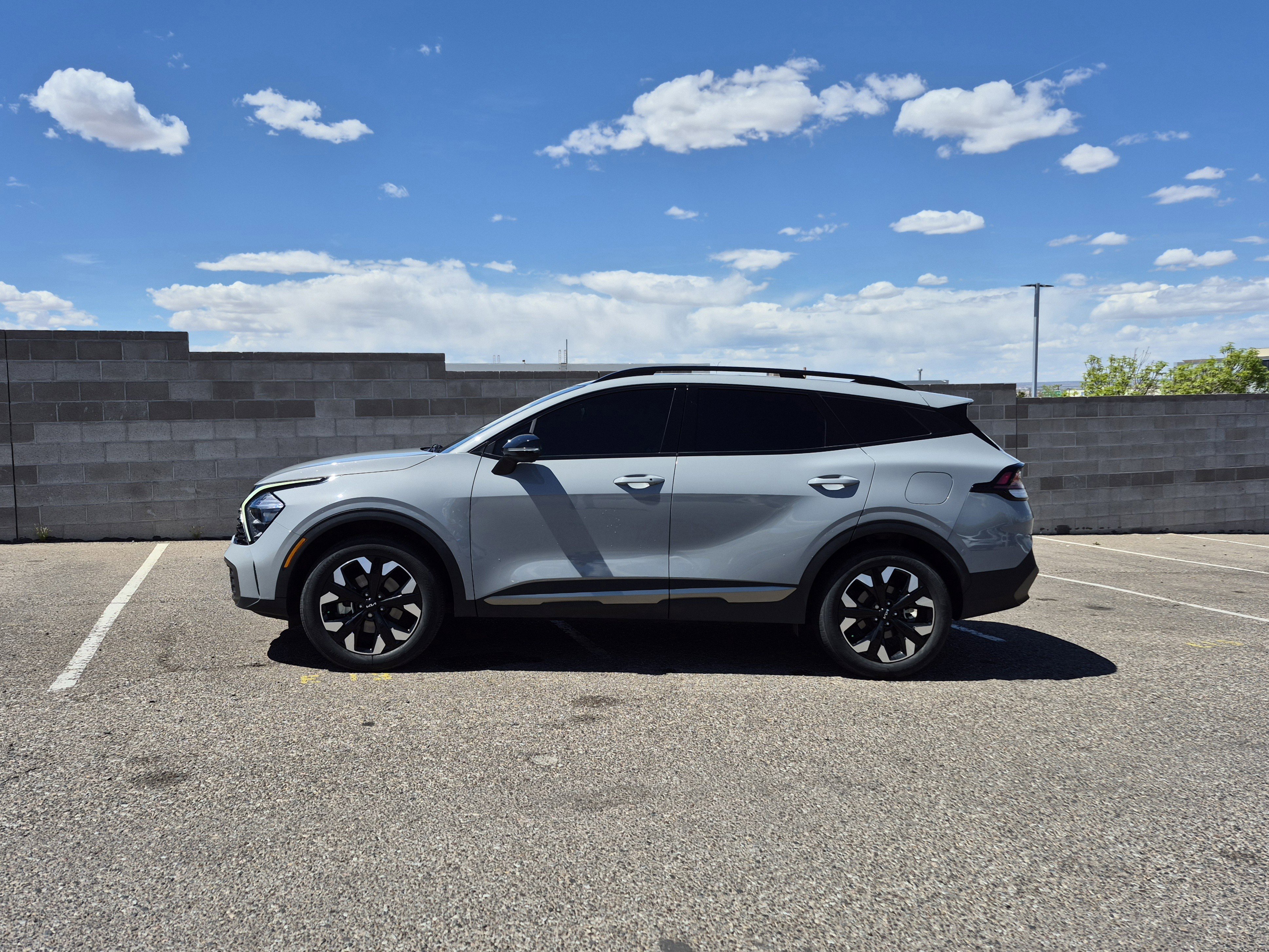 Used 2023 Kia Sportage X-Line w/ X-Line Premium Package image 2