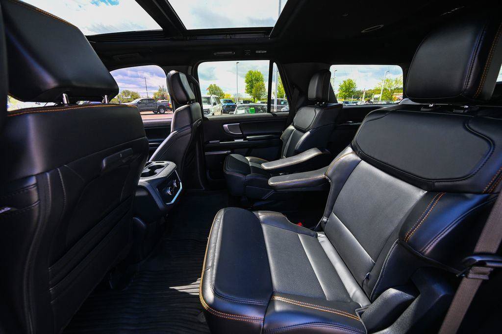 Used 2025 Ford Expedition Tremor AWD/4WD image 24