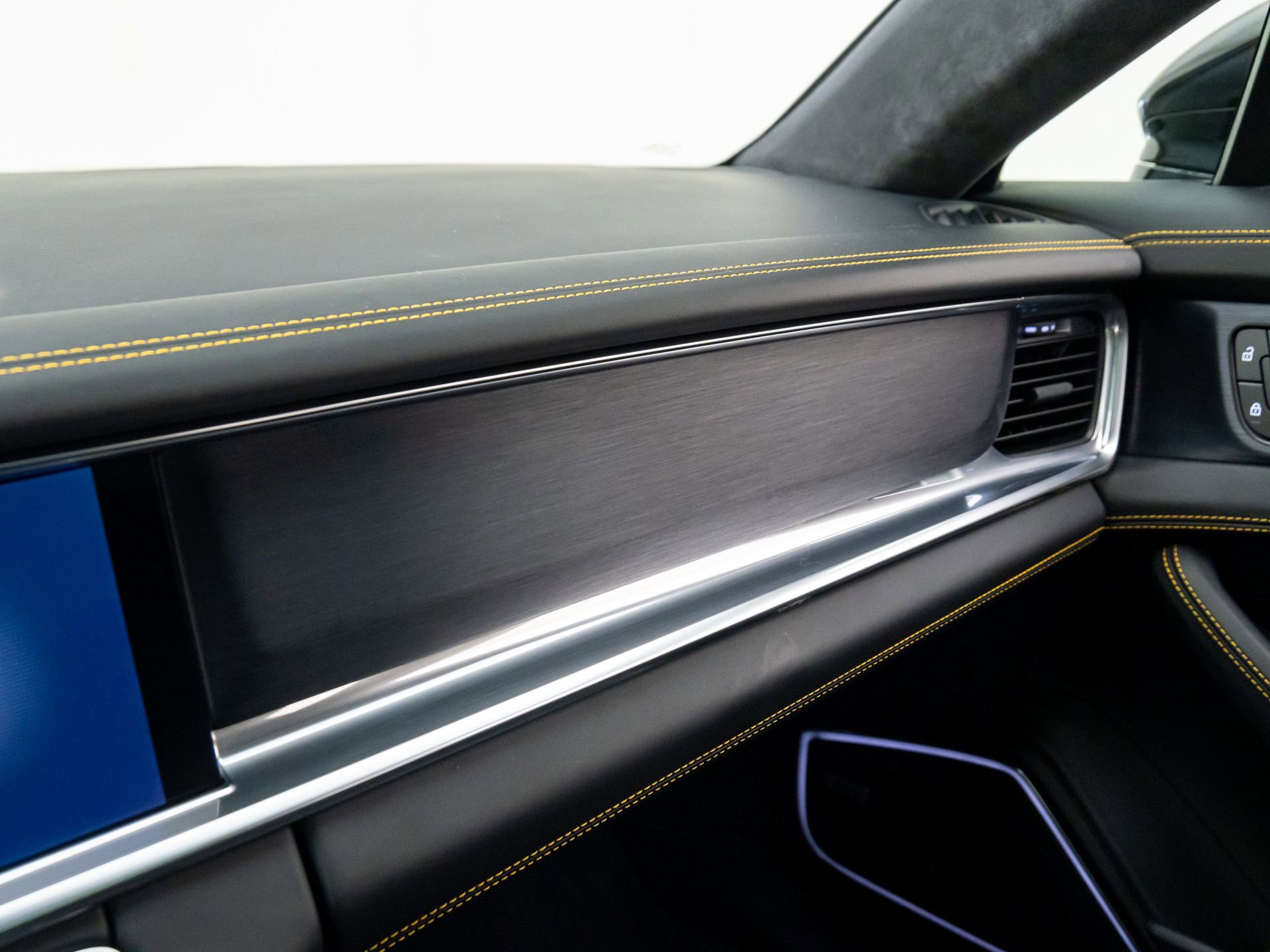 Used 2022 Porsche Panamera Turbo S image 29