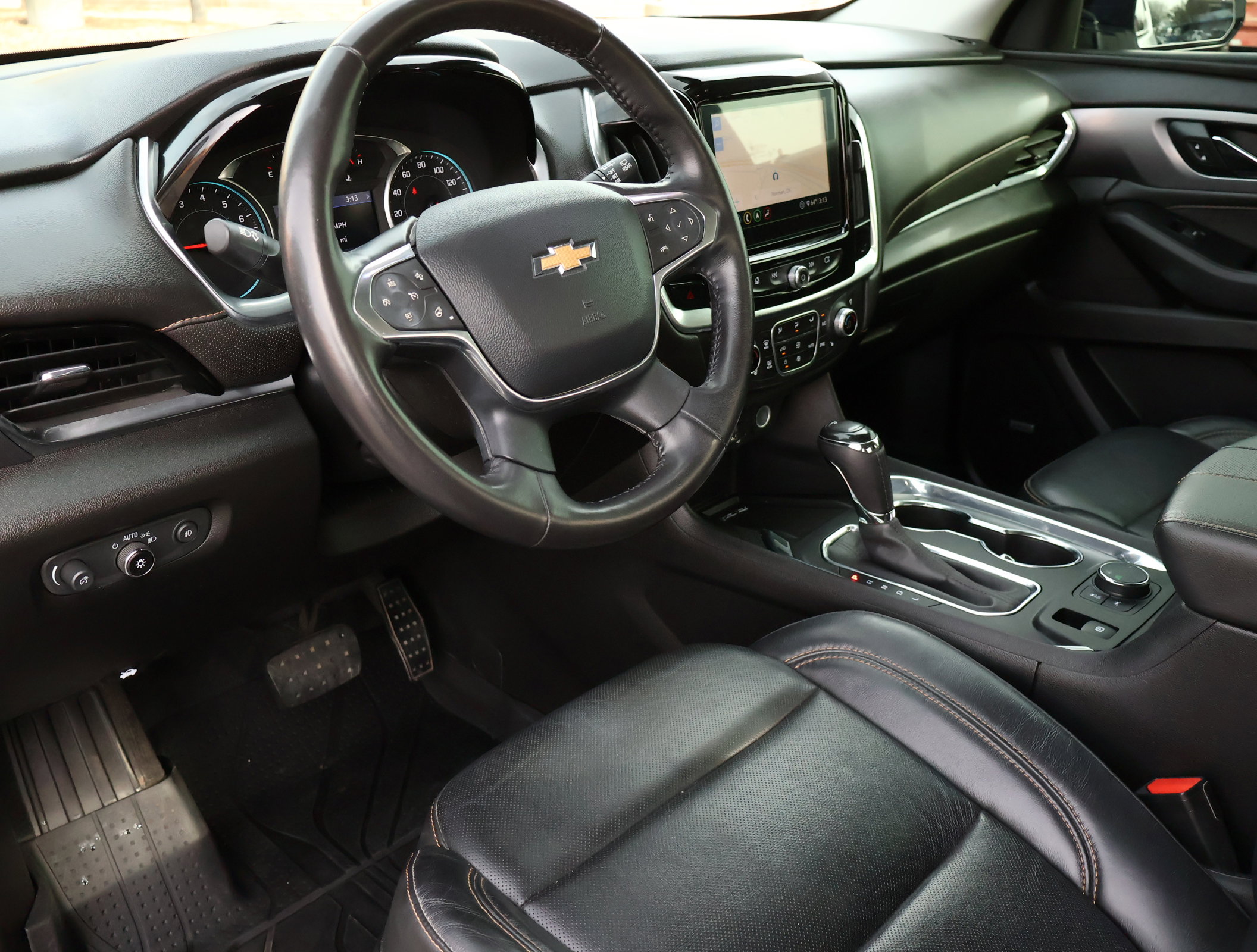 Used 2020 Chevrolet Traverse Premier w/ Redline Edition image 3