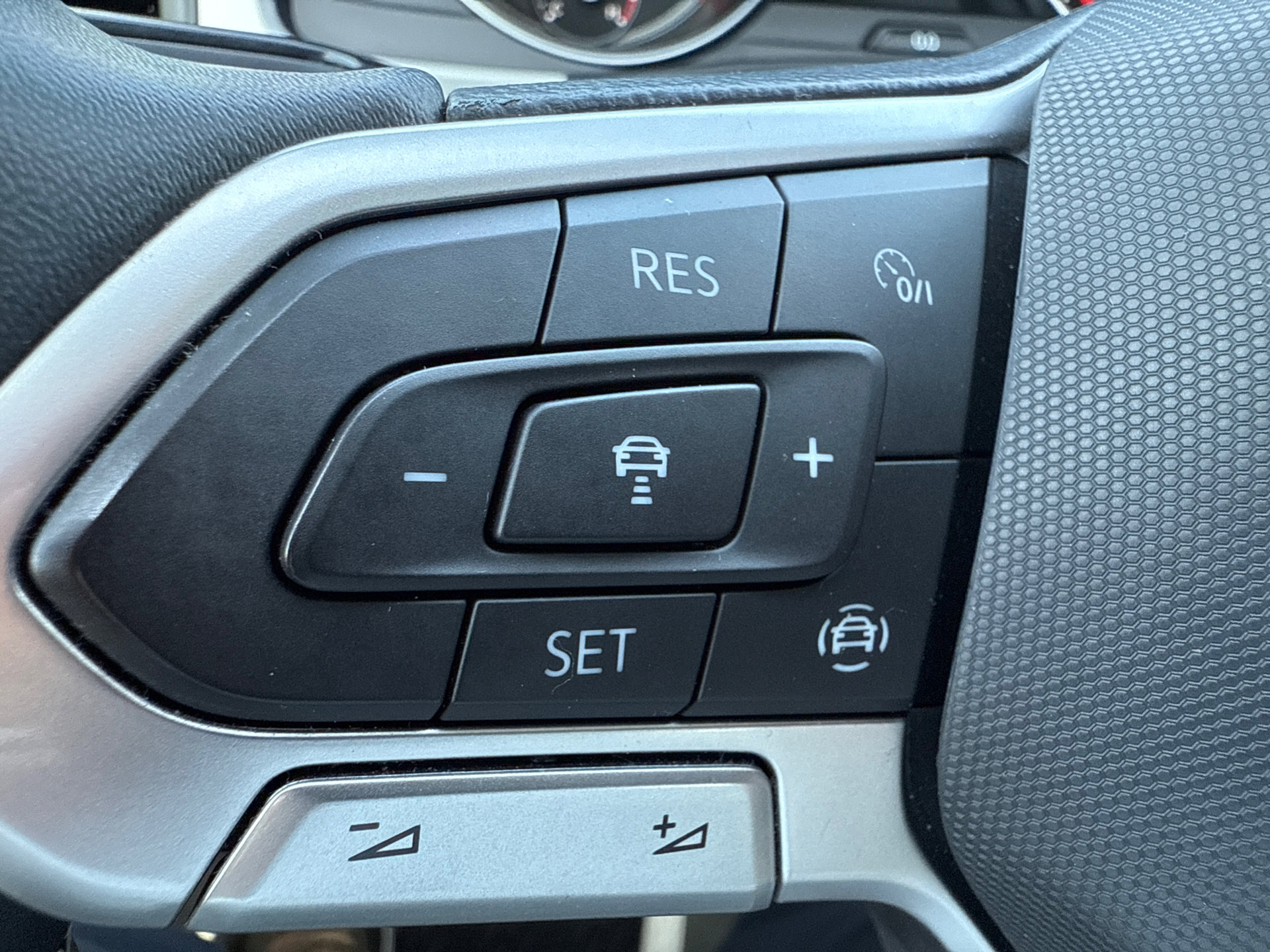 Used 2021 Volkswagen Atlas SE w/ Panoramic Sunroof Package FWD image 28