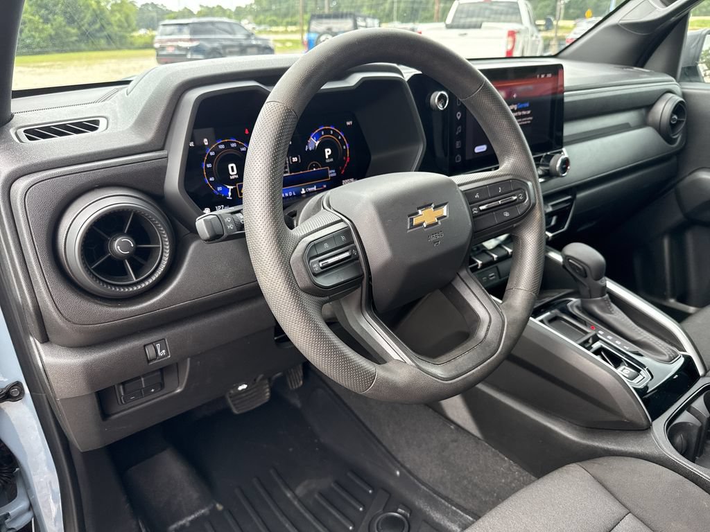 Used 2025 Chevrolet Colorado W/T w/ WT Custom Package RWD image 13