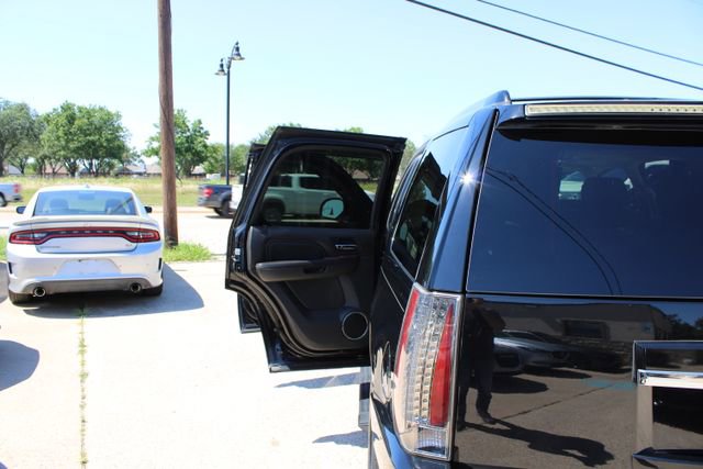 Used 2014 Cadillac Escalade Premium RWD image 30