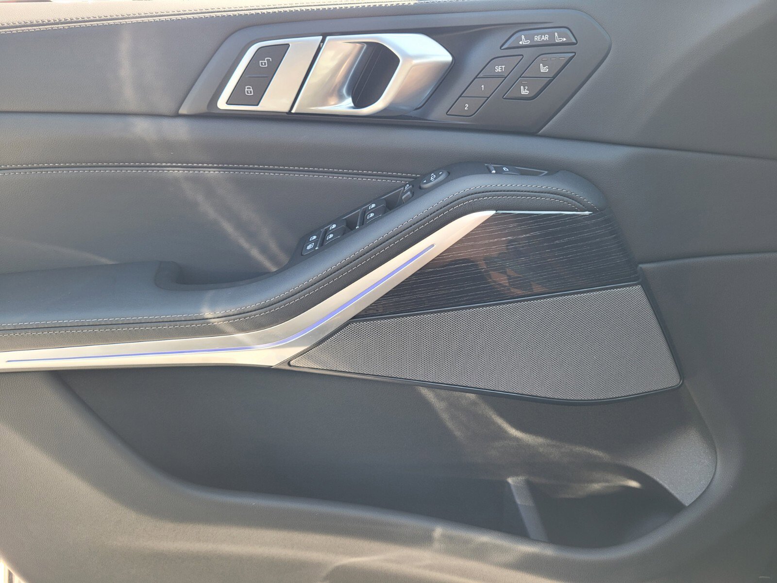 New 2026 BMW X7 M60i w/ Executive Package image 21