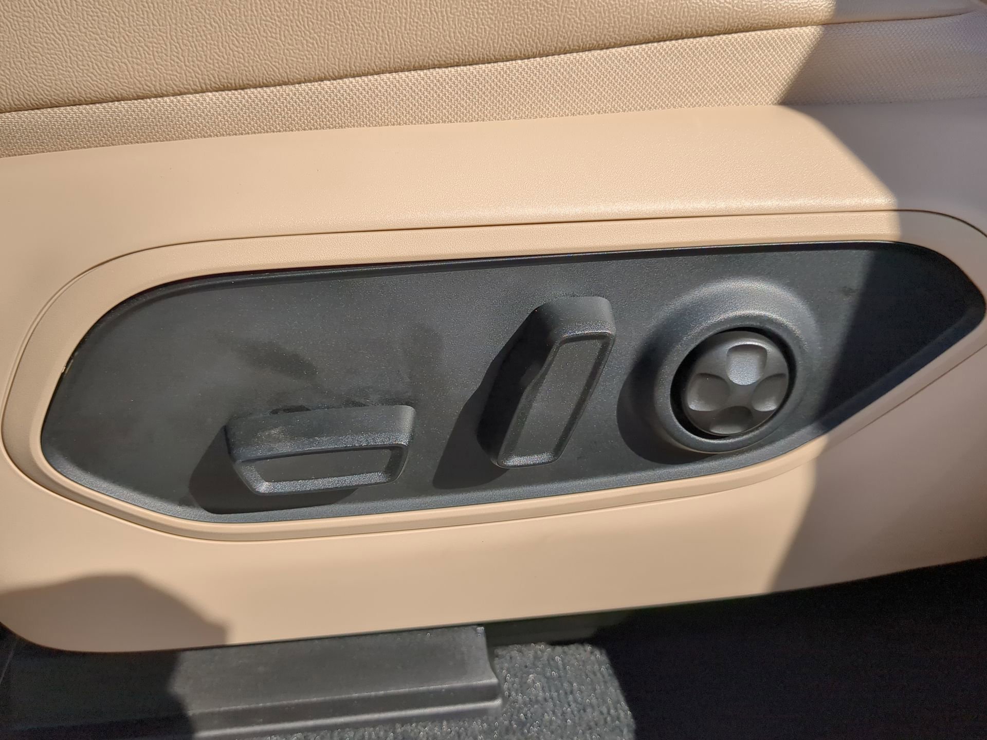 Used 2025 Jeep Grand Cherokee Limited w/ Trailer Tow Package image 49