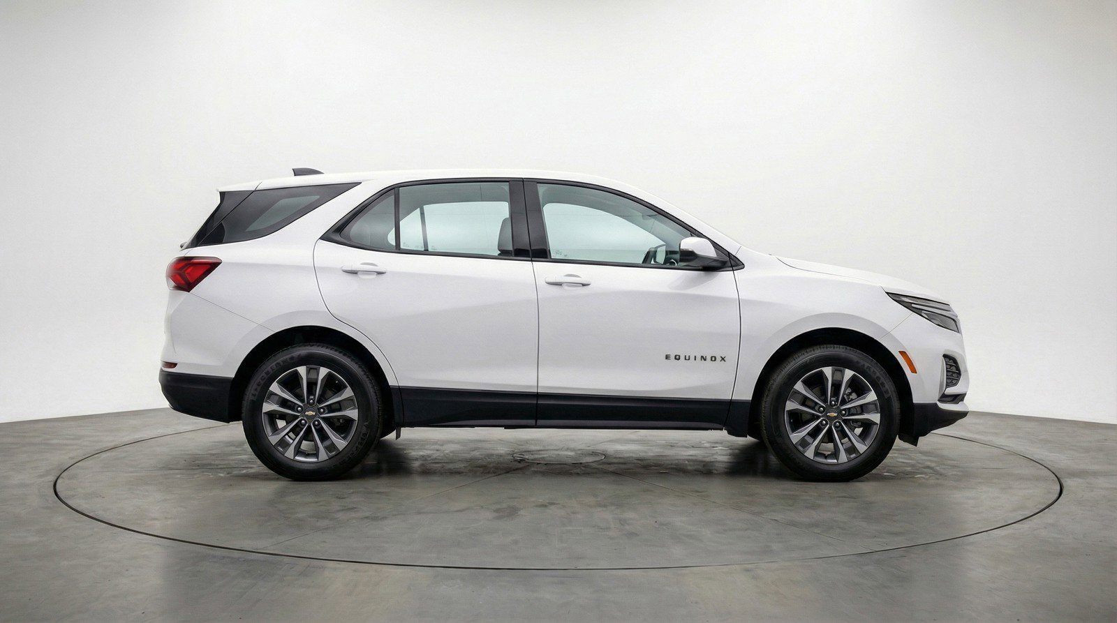 Used 2025 Chevrolet Equinox LT FWD image 11