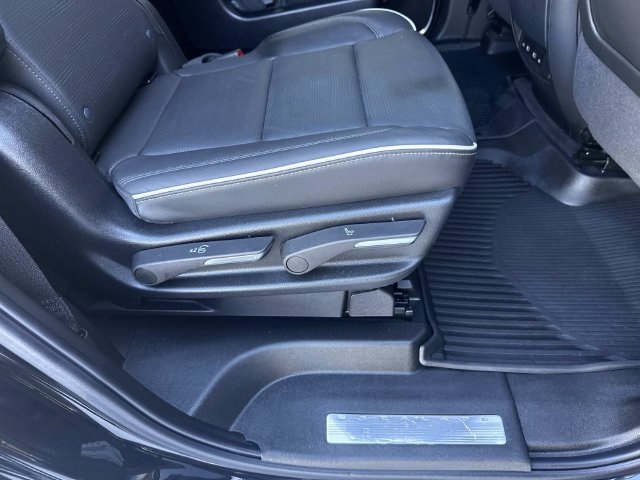 Used 2024 Cadillac Escalade Premium Luxury w/ LPO, Floor Liner Package AWD/4WD image 23