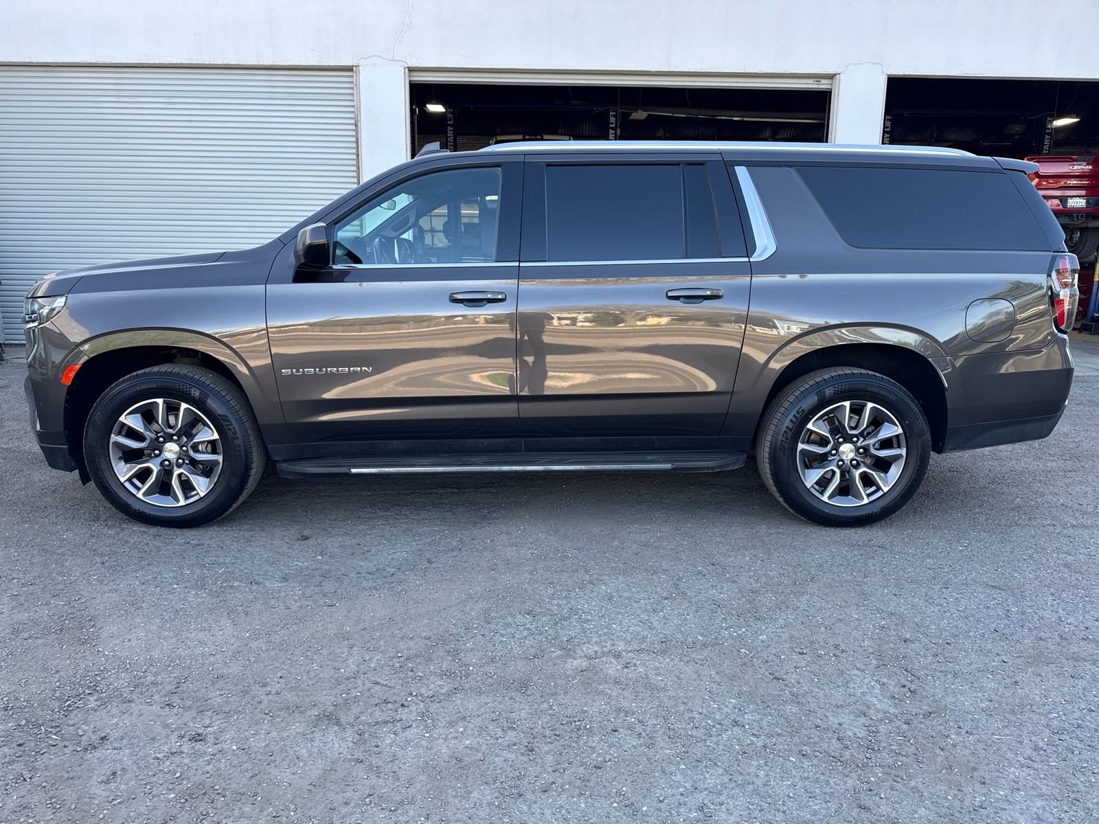 Used 2021 Chevrolet Suburban LS w/ Driver Alert Package image 2