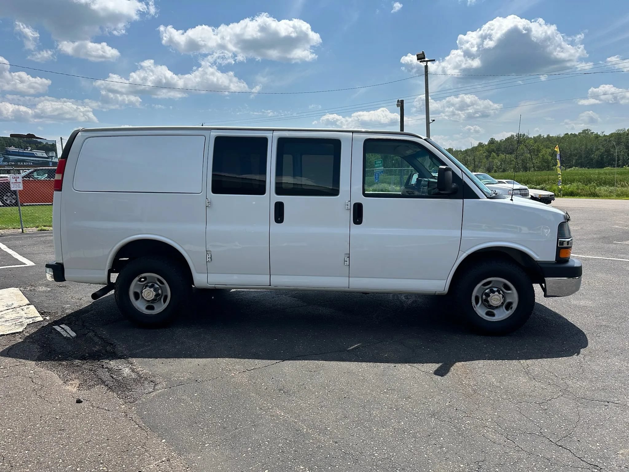 Used 2015 Chevrolet Express 2500 LT w/ LT Preferred Equipment Group RWD image 4