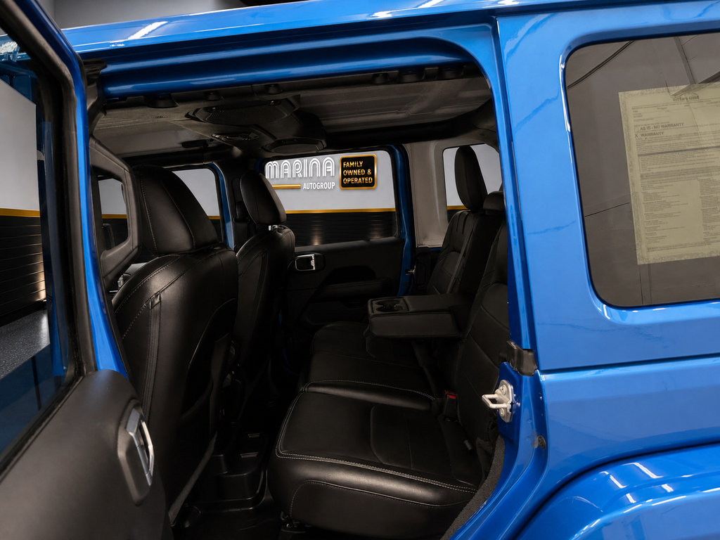 Used 2023 Jeep Wrangler Unlimited Sahara w/ Cold Weather Group AWD/4WD image 26