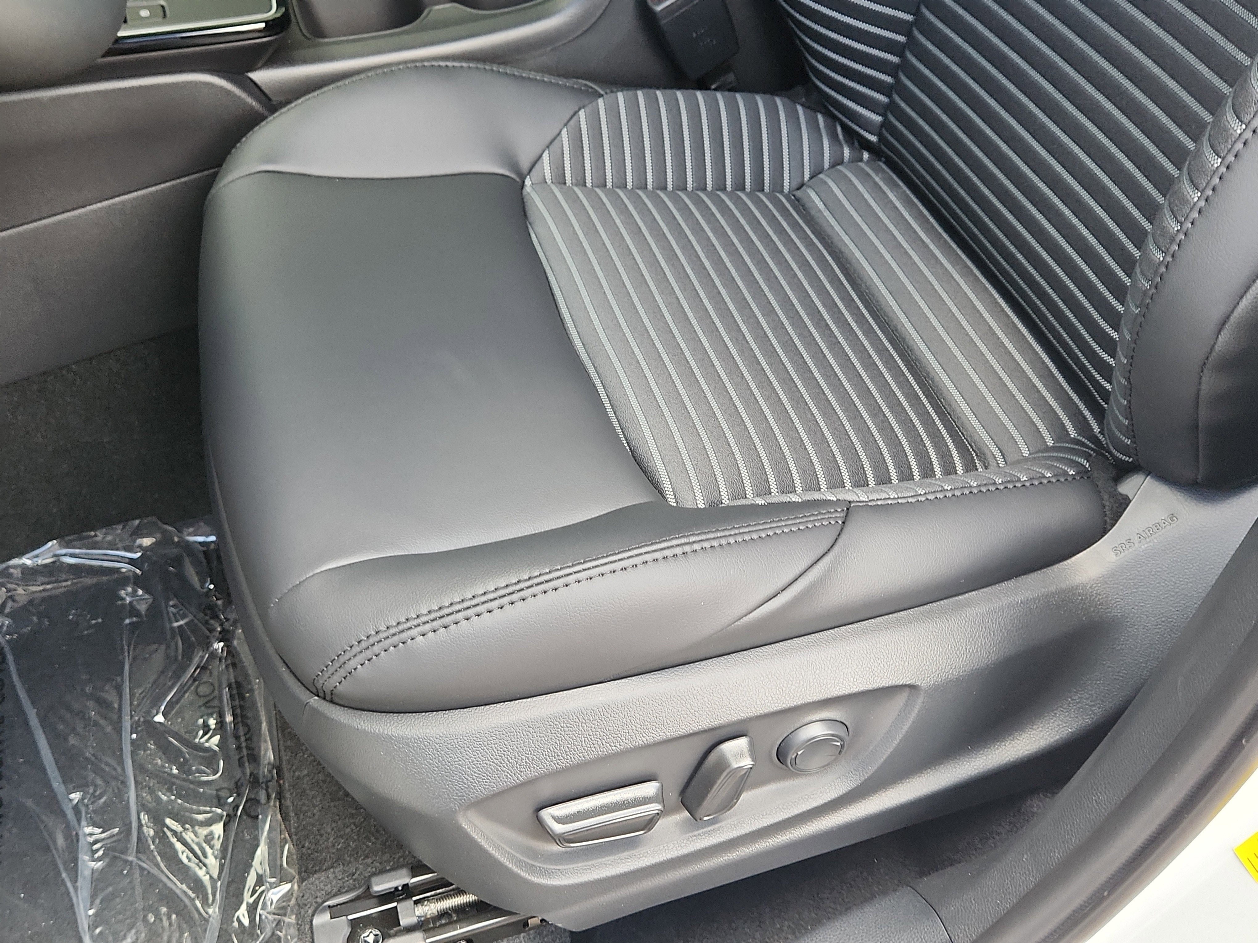 New 2026 Toyota Corolla Cross XSE w/ Convenience Package image 7