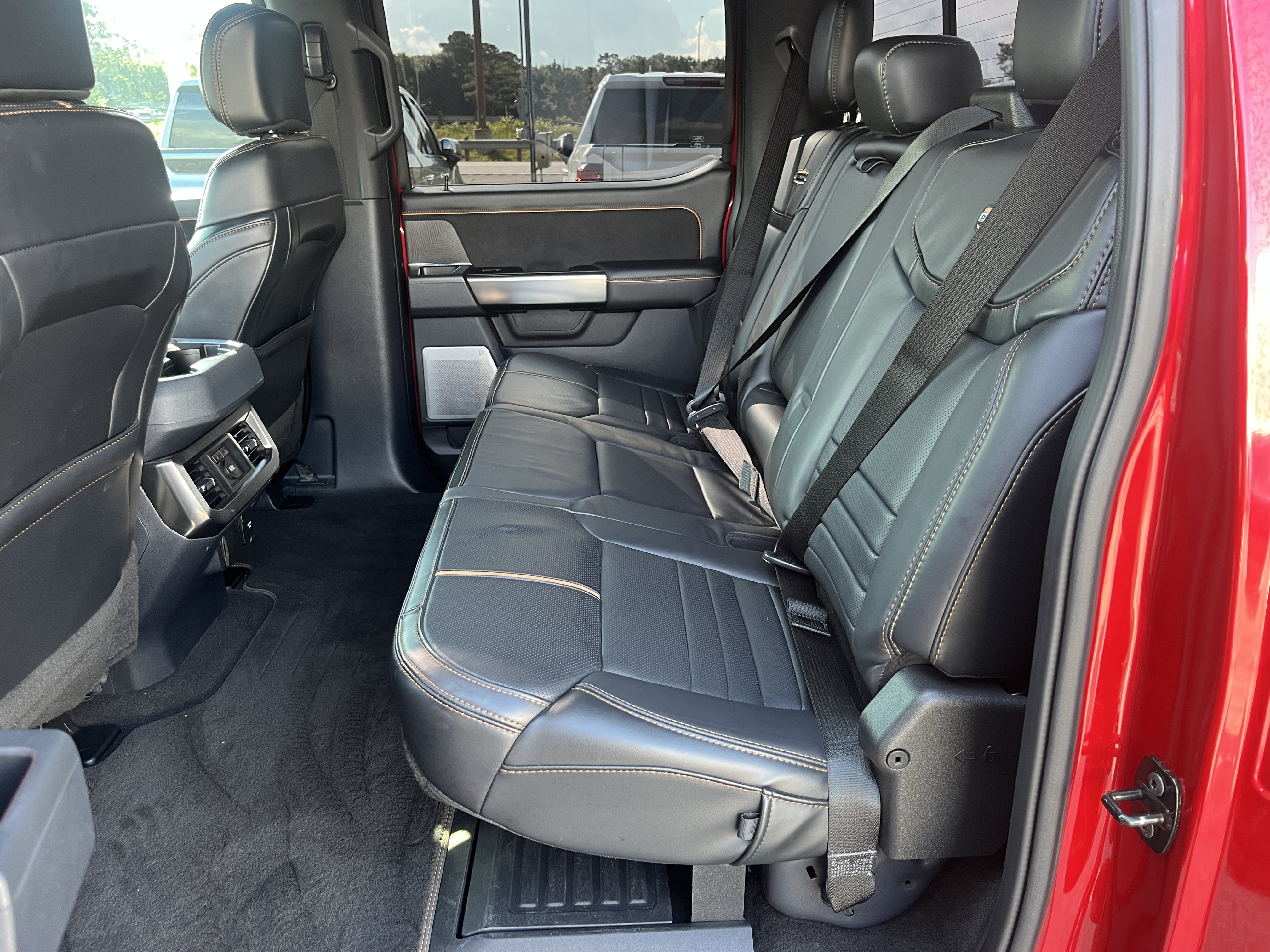 Used 2024 Ford F250 Platinum AWD/4WD image 36