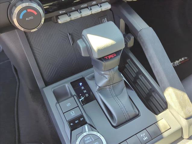 Certified 2025 Toyota Tacoma TRD Off-Road AWD/4WD image 22