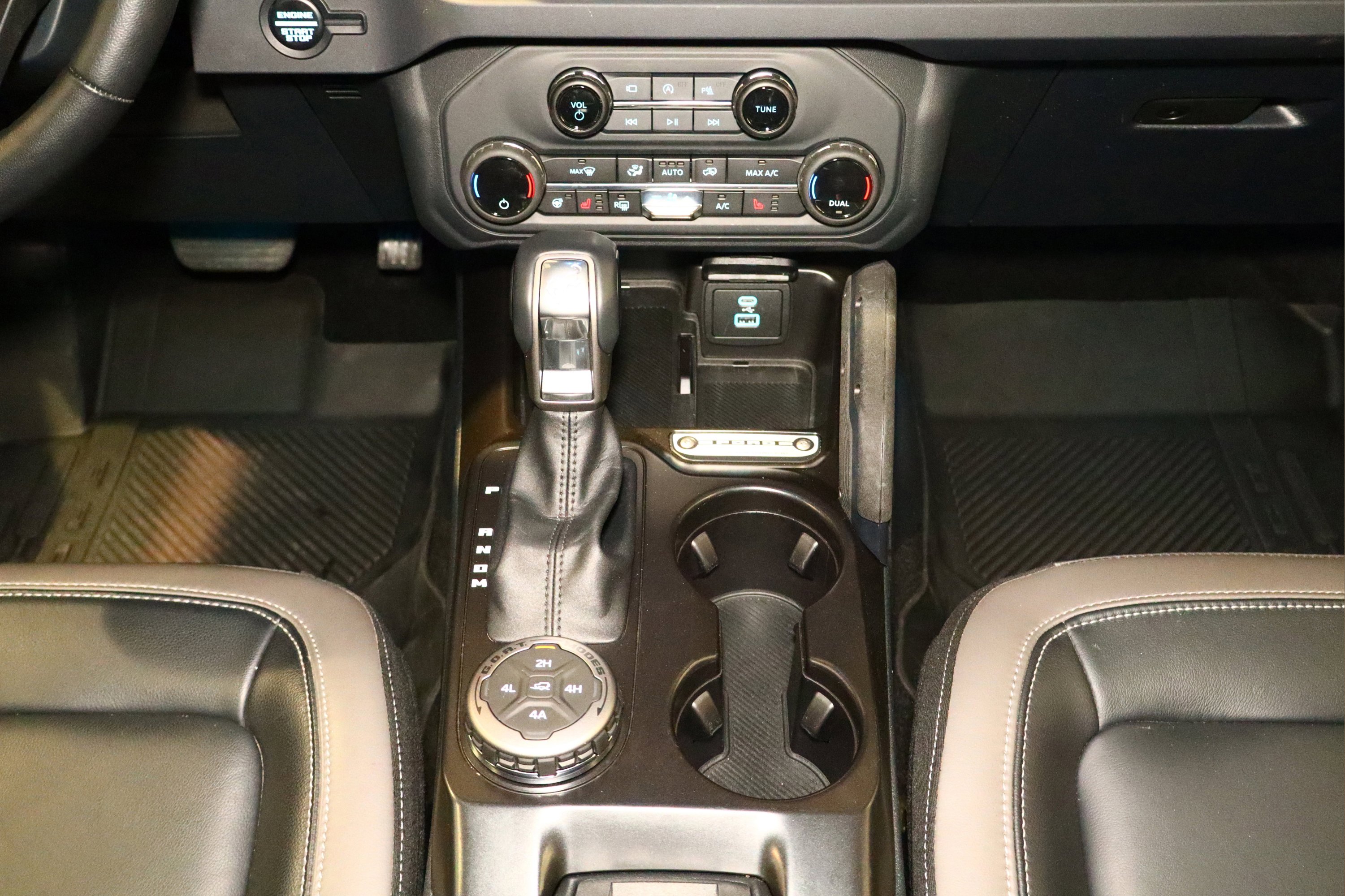 Used 2025 Ford Bronco Outer Banks w/ Sasquatch Package image 30