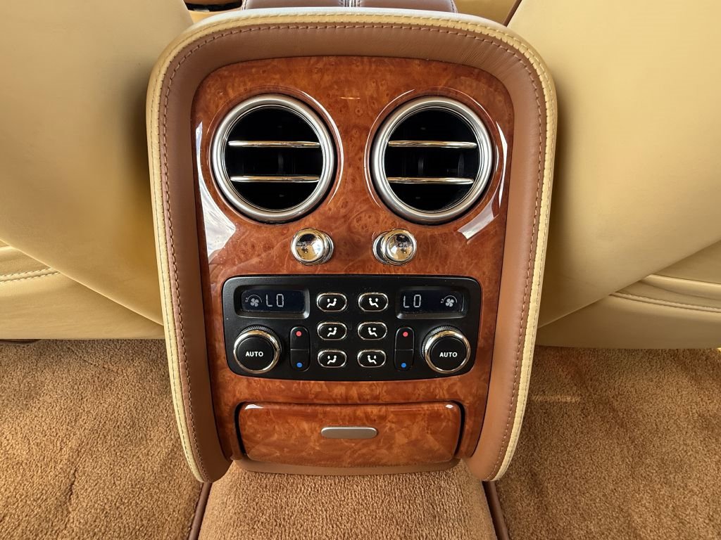 Used 2011 Bentley Flying Spur Flying Spur Speed image 40