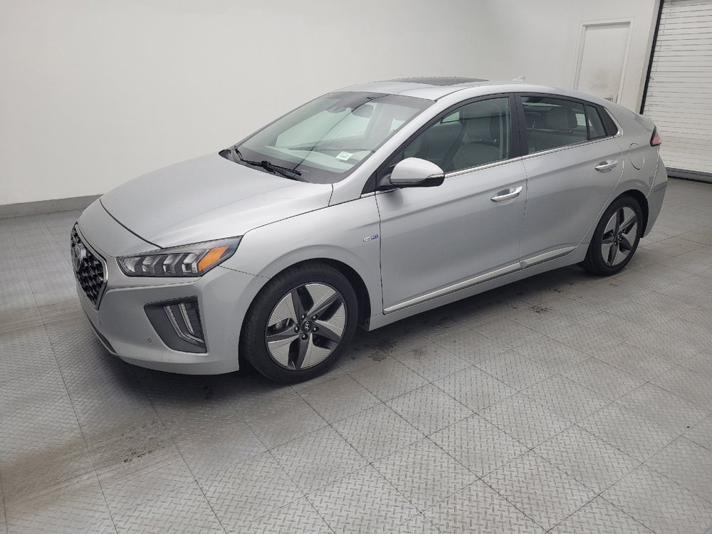Used 2020 Hyundai Ioniq Limited FWD image 2