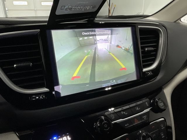 Used 2024 Chrysler Pacifica Touring-L FWD image 26