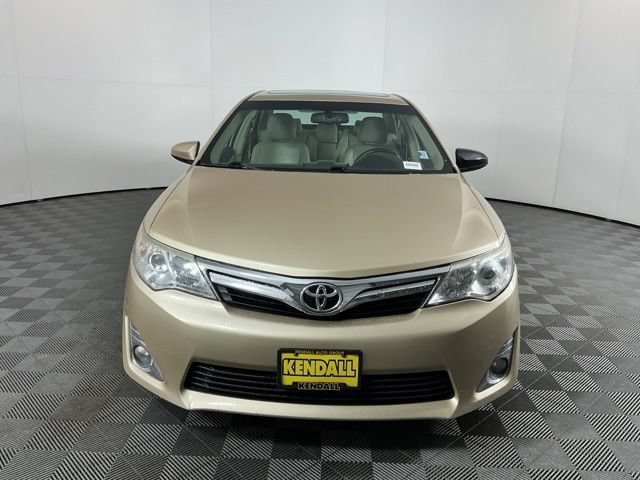 Used 2012 Toyota Camry XLE w/ Leather Pkg FWD image 2