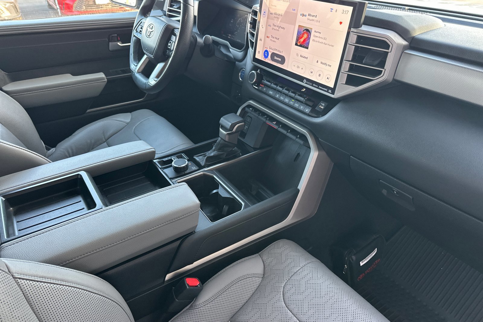 Used 2024 Toyota Tundra Limited image 15