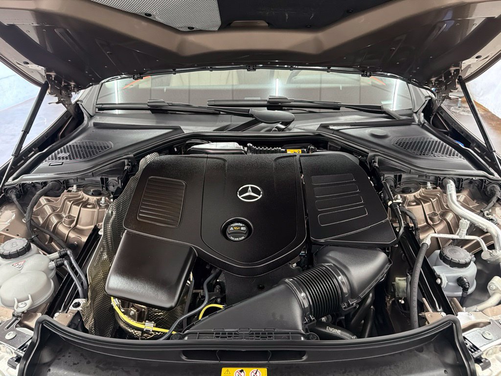 Used 2025 Mercedes-Benz E 350 4MATIC Sedan image 31