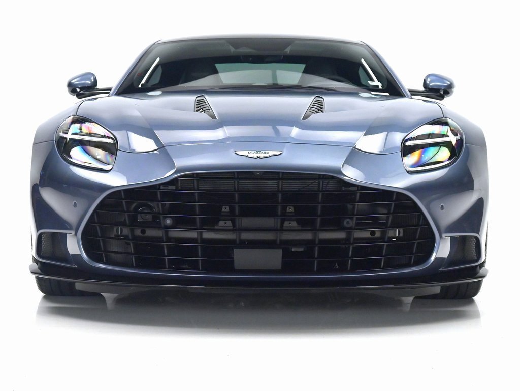 Used 2025 Aston Martin Vanquish image 46