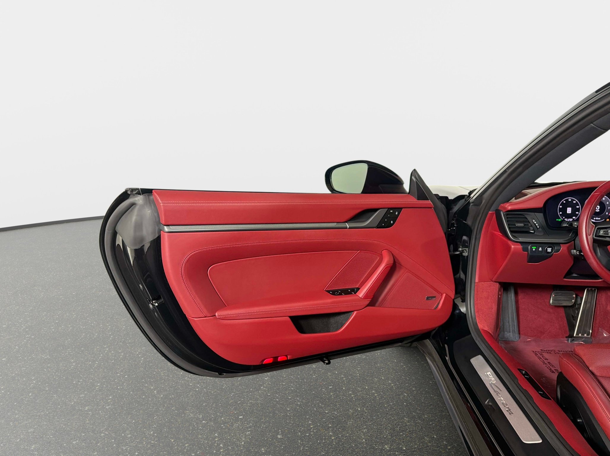 Used 2025 Porsche 911 Carrera RWD image 26