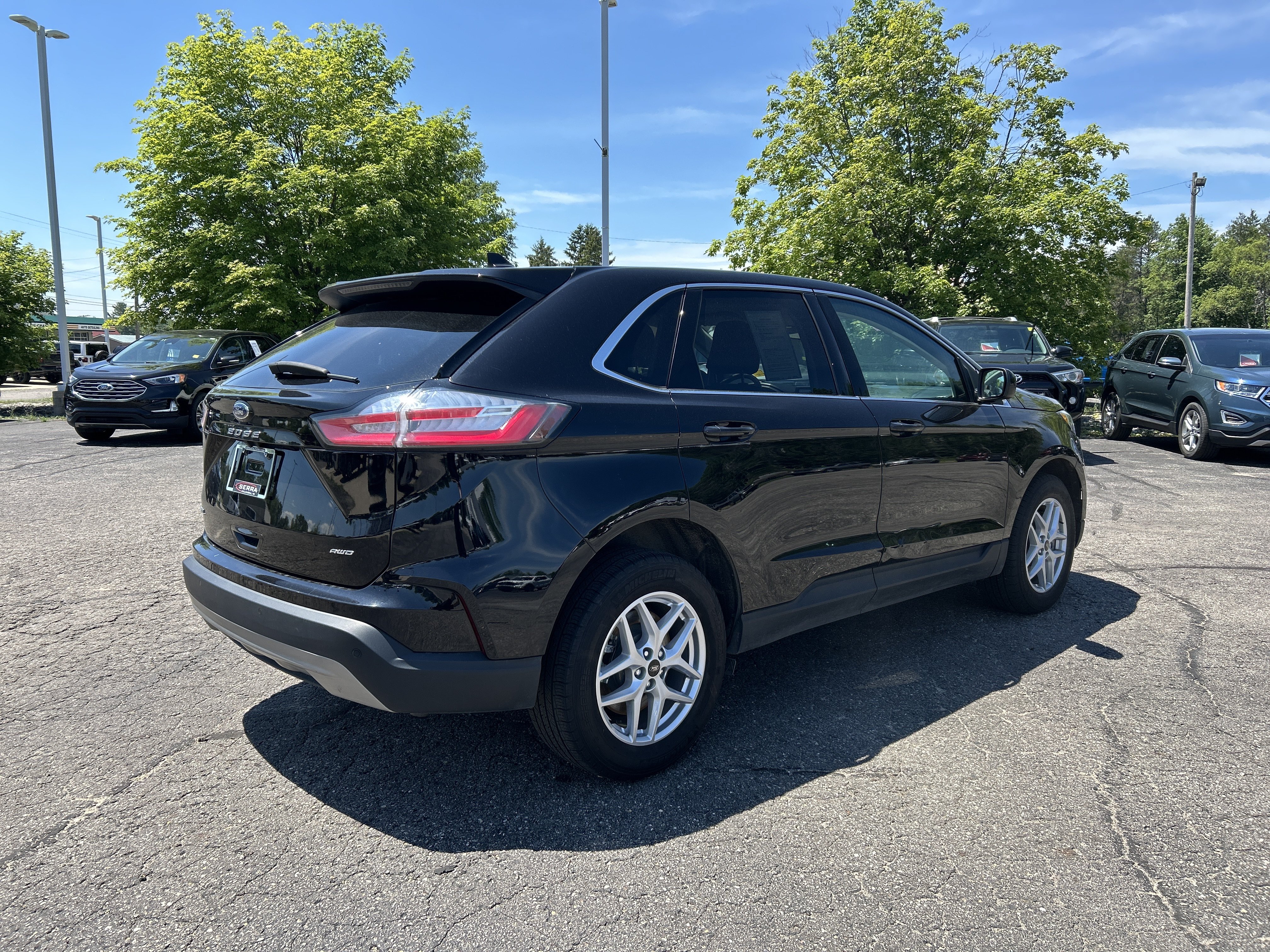 Used 2024 Ford Edge SEL w/ Convenience Package AWD/4WD image 3