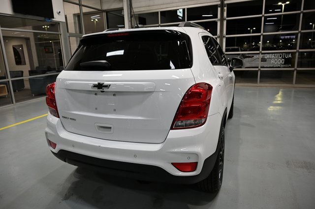 Used 2022 Chevrolet Trax LT w/ Driver Confidence Package image 5