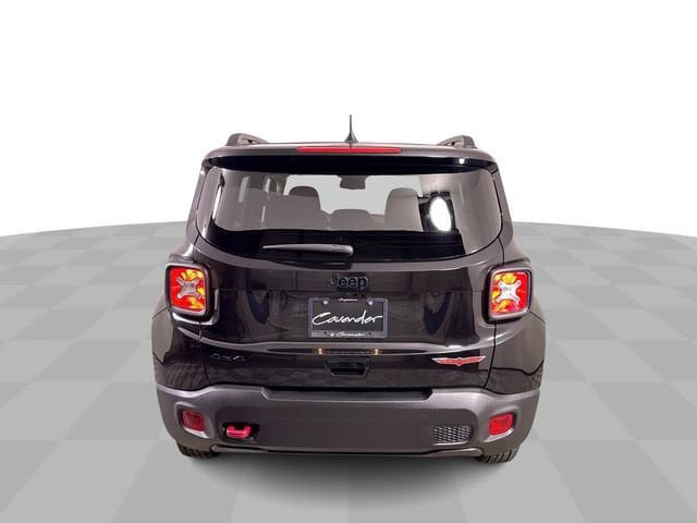 Used 2023 Jeep Renegade Trailhawk AWD/4WD image 7