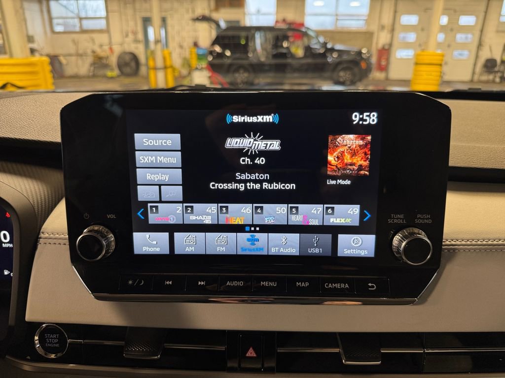 Used 2023 Mitsubishi Outlander SEL image 17