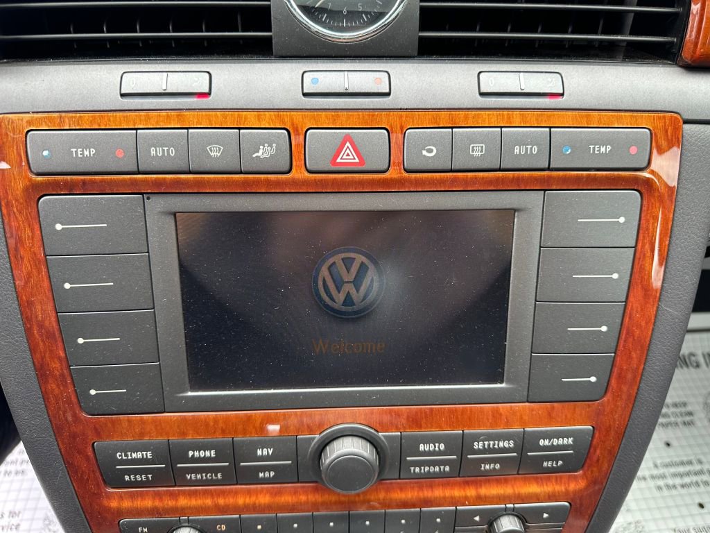 Used 2005 Volkswagen Phaeton V8 AWD/4WD image 31