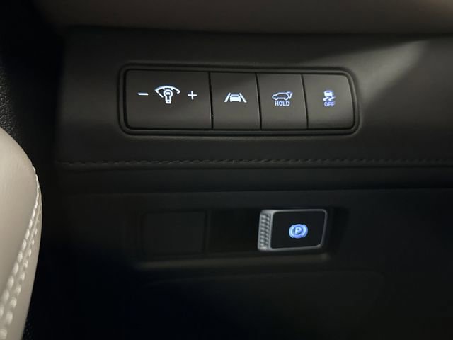 Used 2023 Hyundai Santa Fe SEL Premium image 29