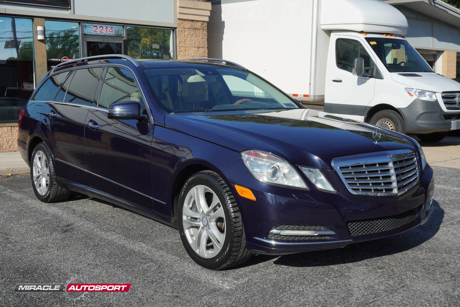 Used 2011 Mercedes-Benz E 350 4MATIC Wagon image 9