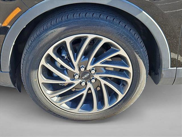 Used 2019 Lincoln Nautilus Reserve AWD/4WD image 25