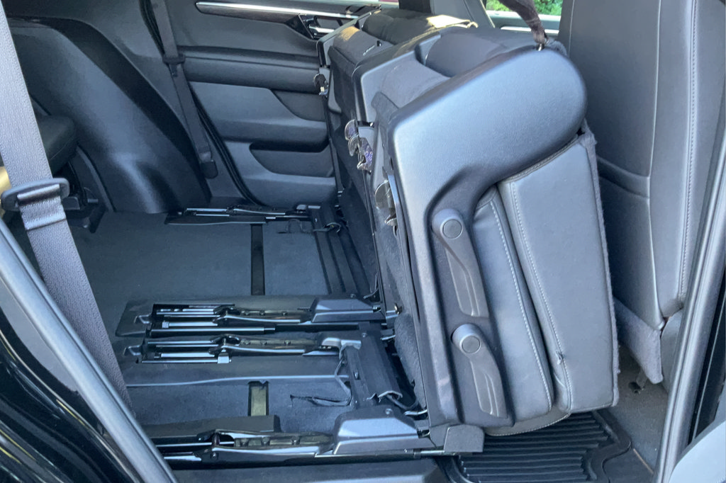Certified 2025 Chevrolet Tahoe LT RWD image 34
