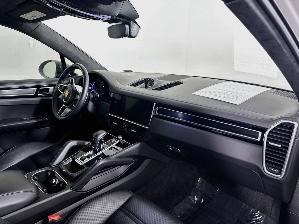 Certified 2021 Porsche Cayenne GTS AWD/4WD image 29