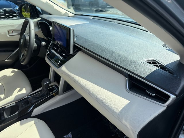 Certified 2023 Toyota Corolla Cross XLE FWD image 19