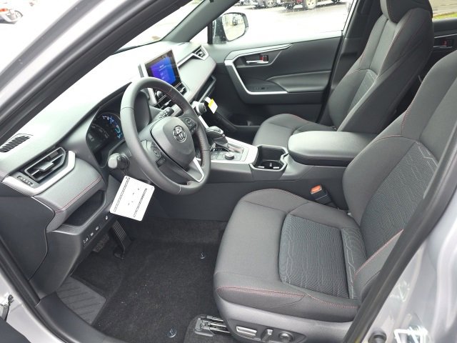 New 2025 Toyota RAV4 SE image 9