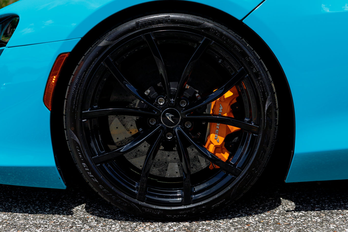 Used 2023 McLaren Artura RWD image 18