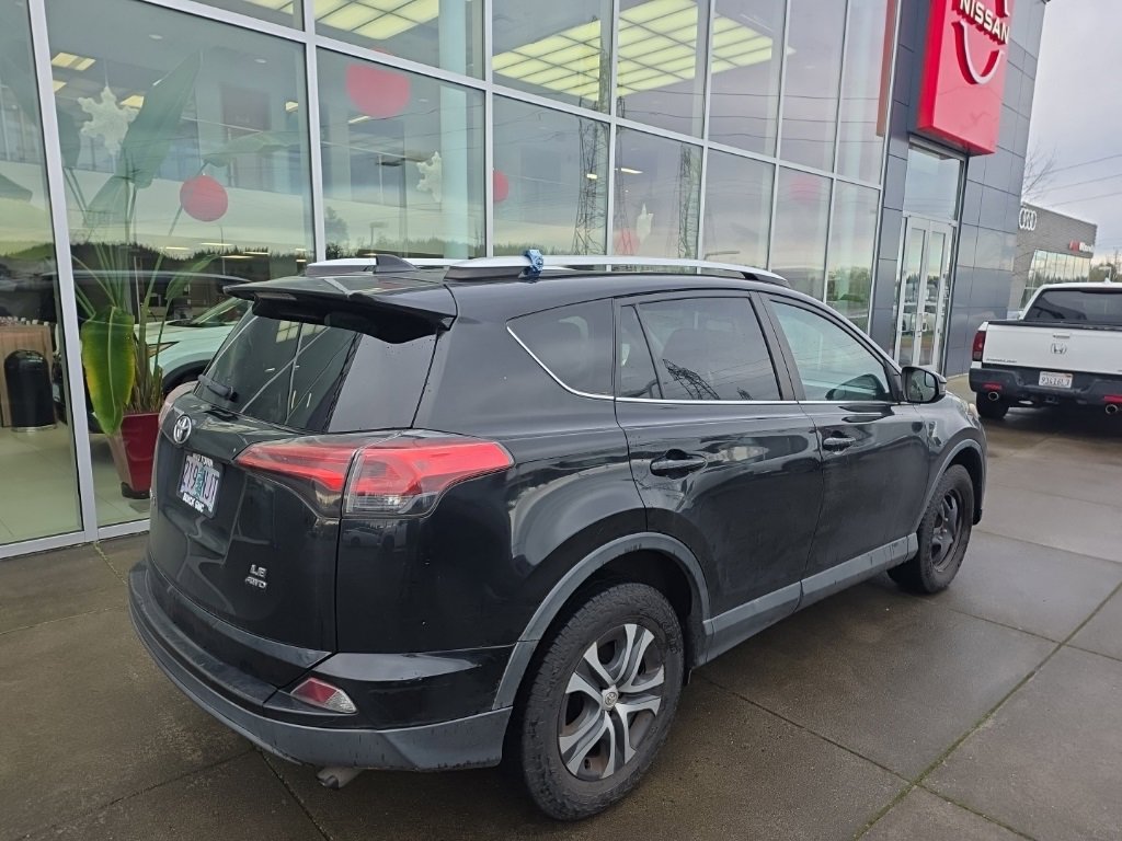 Used 2016 Toyota RAV4 LE image 5