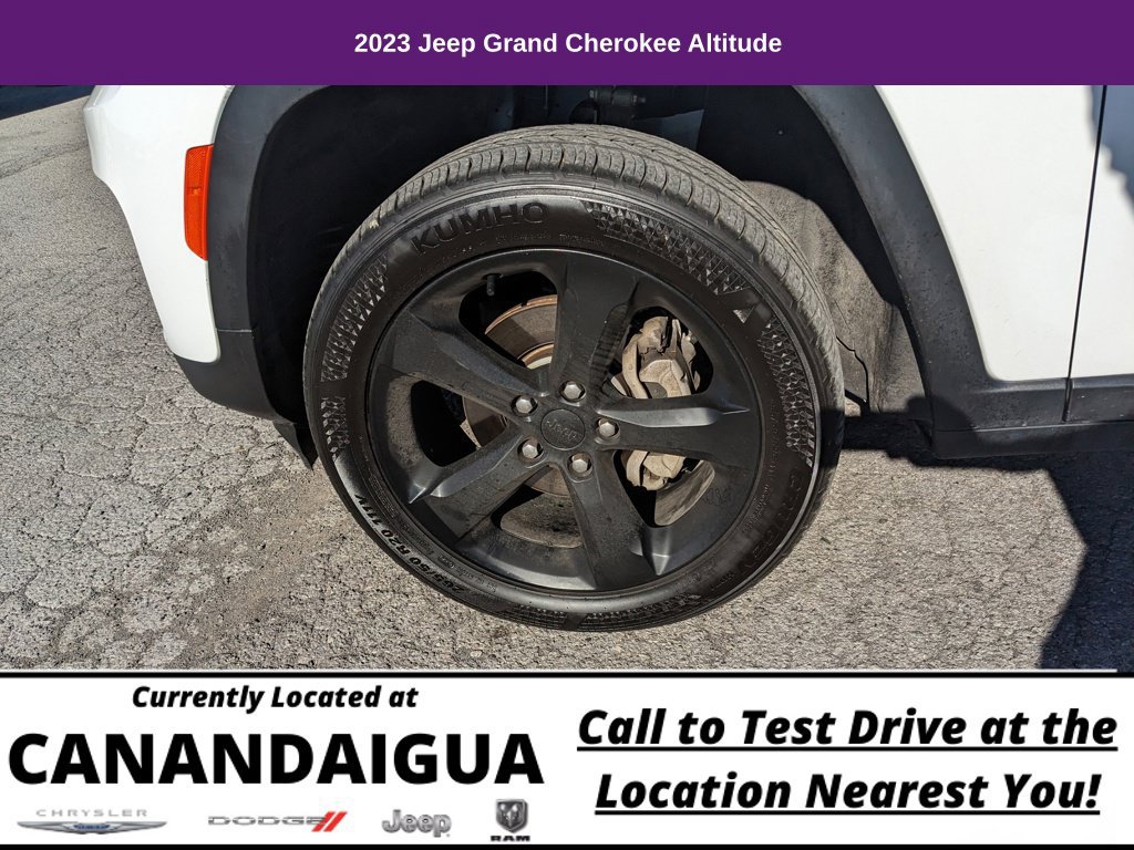 Used 2023 Jeep Grand Cherokee Altitude AWD/4WD image 29