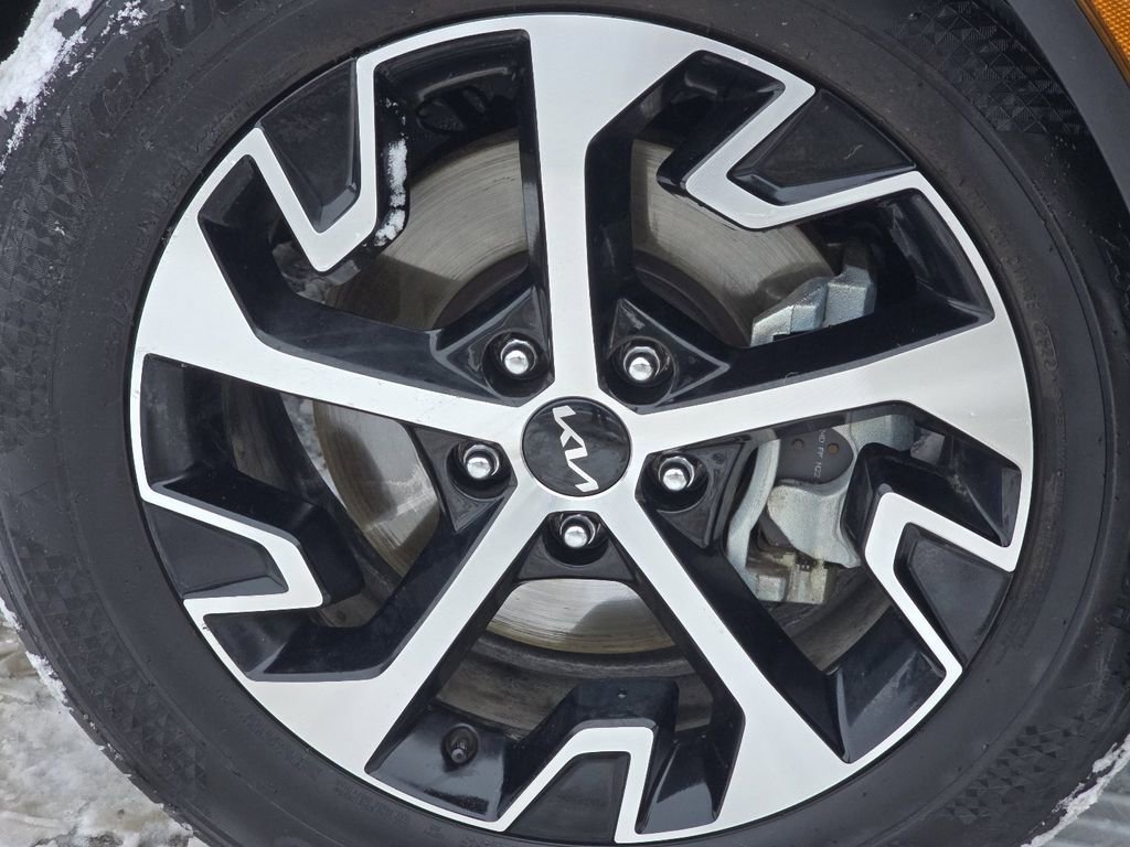 Used 2023 Kia Sportage EX image 9