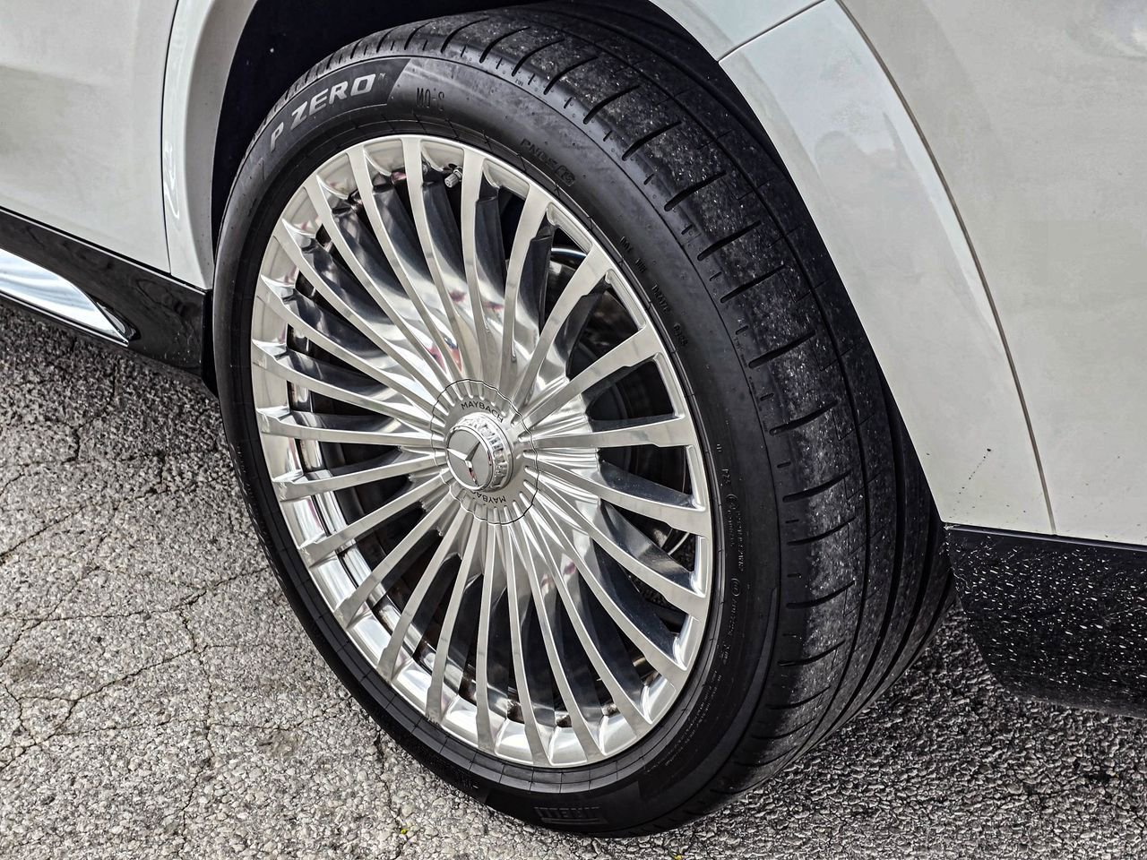 Used 2025 Mercedes-Benz Maybach GLS 600 4MATIC image 11