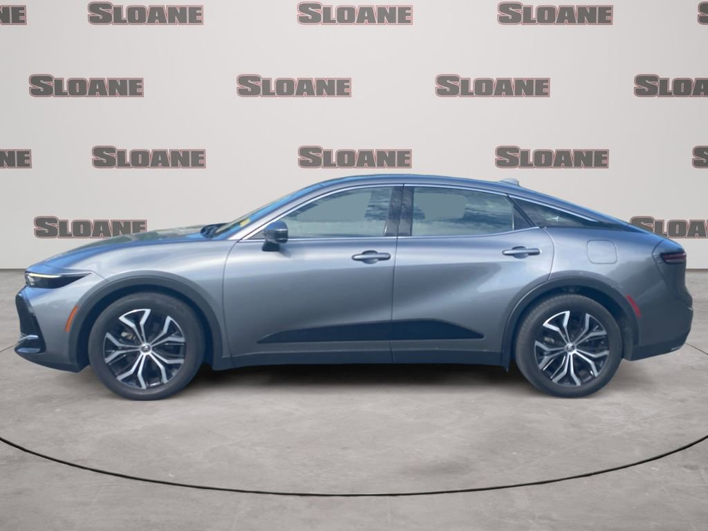 Used 2023 Toyota Crown XLE AWD/4WD image 2