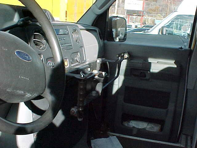 Used 2009 Ford E-150 and Econoline 150 Extended RWD image 9