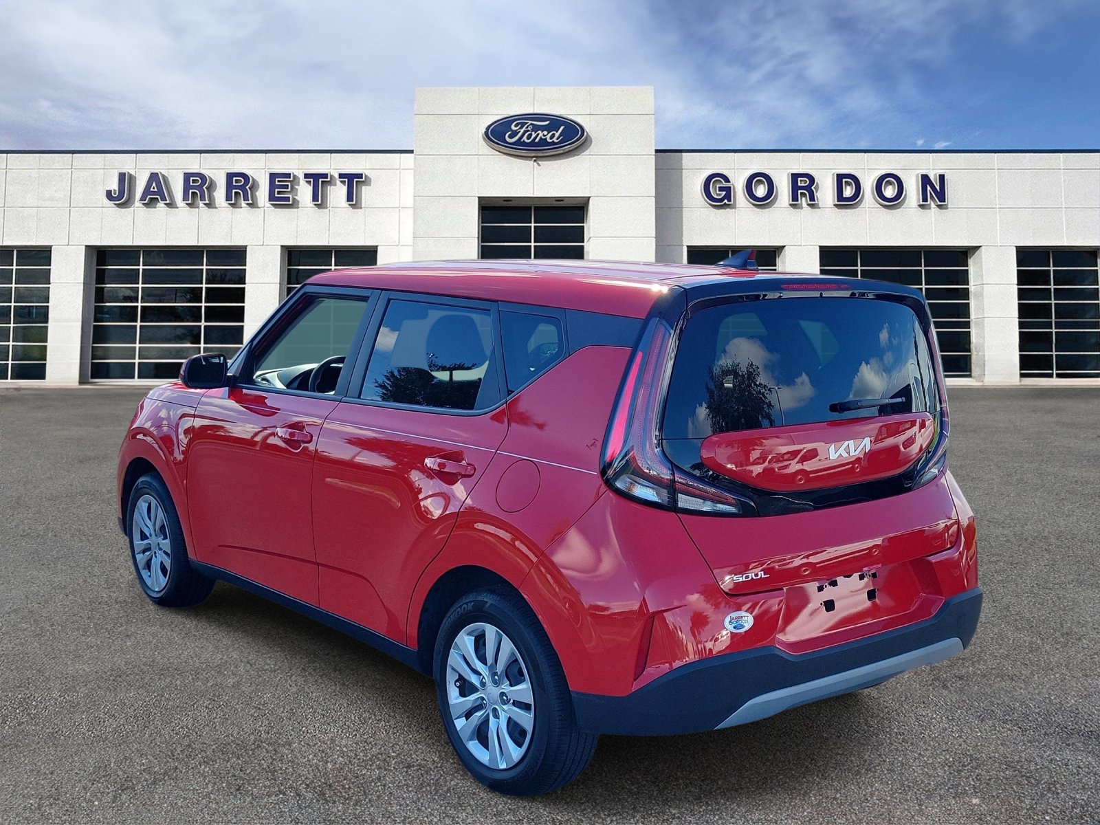 Used 2025 Kia Soul LX FWD image 3